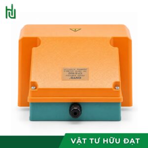 Hai bàn đạp đỏ và đen độc lập của công tắc chân CFS-602