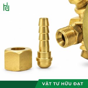 Mặt đồng hồ ra 25 kg/cm² và núm vặn chỉnh áp trên ZR-85